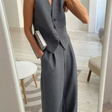 Ioana – Eleganten Set z Moderno Krojem