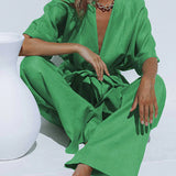 Set hlač z oversized dizajnom, zavezan v pasu