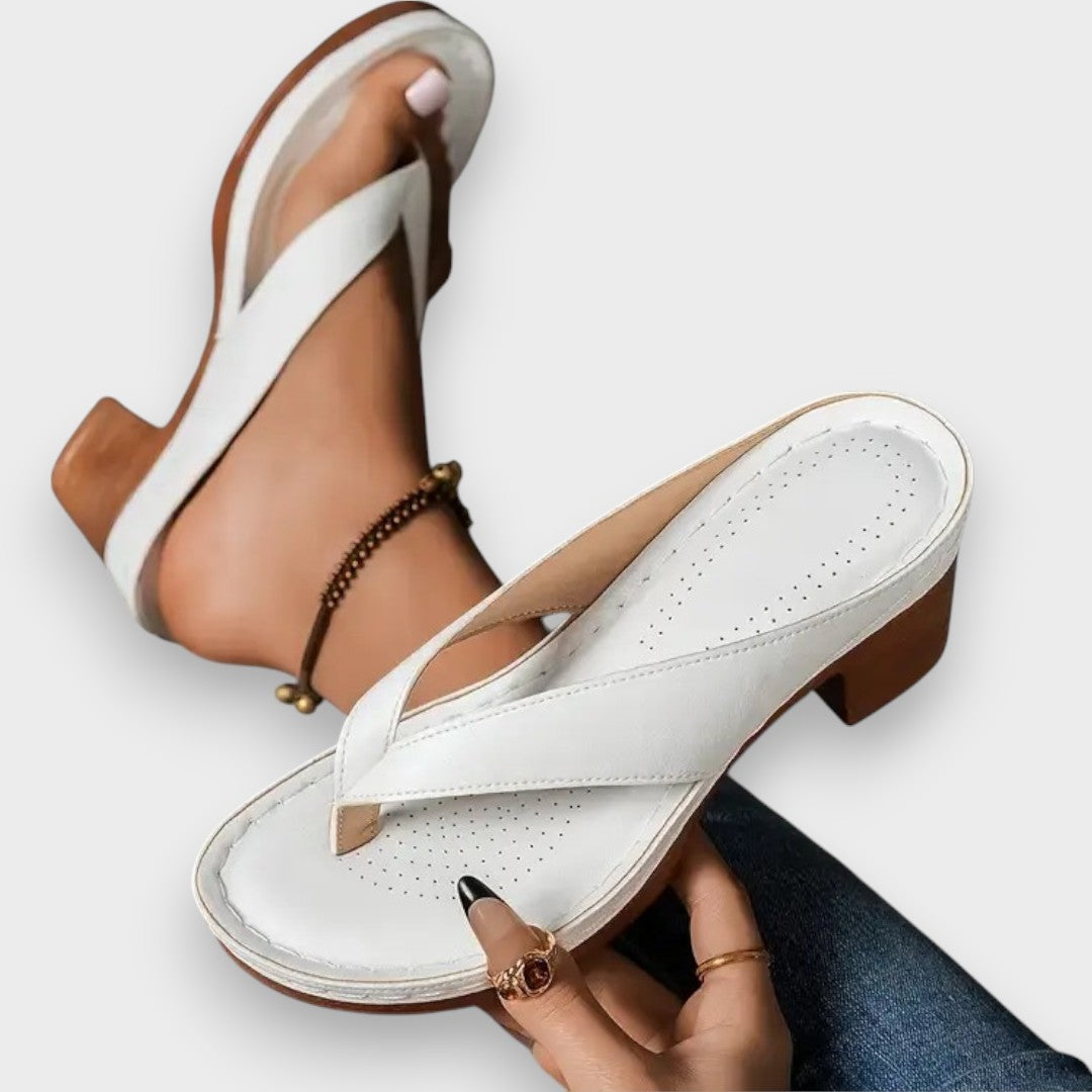 Rodica – Elegantne mule s peto