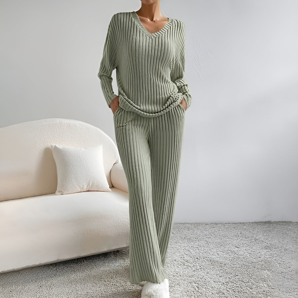 Wilma – Set Pletenih Dveh Kosov Pulover V in Udobne Hlače